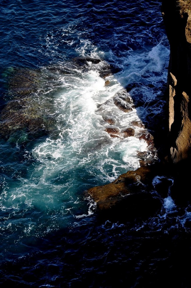 Onde sulla costa sulcitana